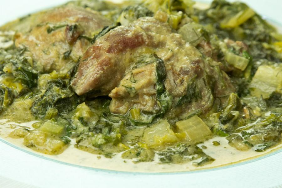 Θα γλείφετε τα δάχτυλά σας: Η συνταγή της γιαγιάς για λαχταριστό αρνάκι φρικασέ