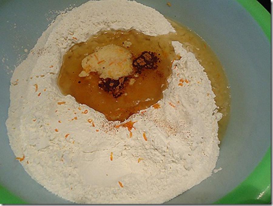 Τα καλύτερα μελομακάρονα: Τα κόλπα που θα απογειώσουν τη συνταγή σας