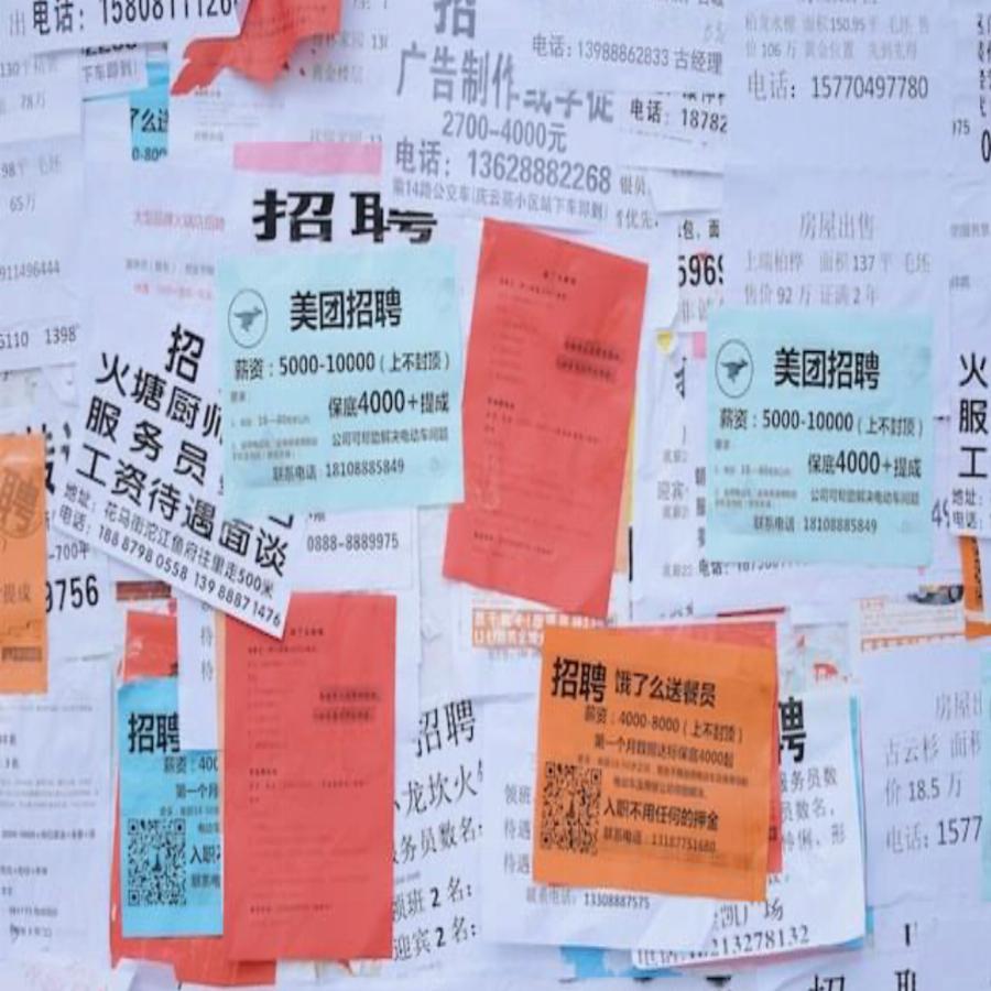 Εμφανίστηκε με κίτρινη στολή: Κέρδισε 3 εκατ. ευρώ αλλά το έκρυψε από τη γυναίκα και το παιδί του για να μην γίνουν τεμπέληδες