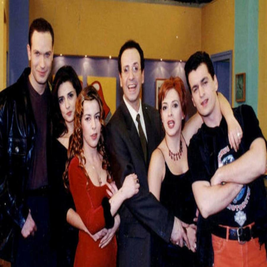 Ο χρόνος με το μέρος του, 22 χρόνια μετά: Σε αυτή τη σειρά θα δούμε τον «μπάρμαν Νικόλα» του «Κωνσταντίνου και Ελένης»