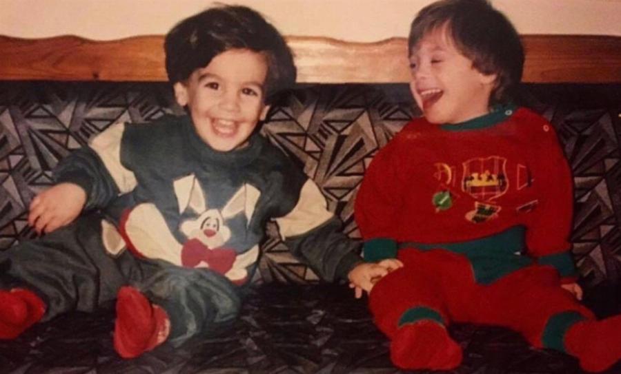 Γιώργος και Nίκος Τζερεμές: Δύο αχώριστα αδέρφια ο ένας με σύνδρομο Down που τους δένουν πολλά περισσότερα από την αγάπη