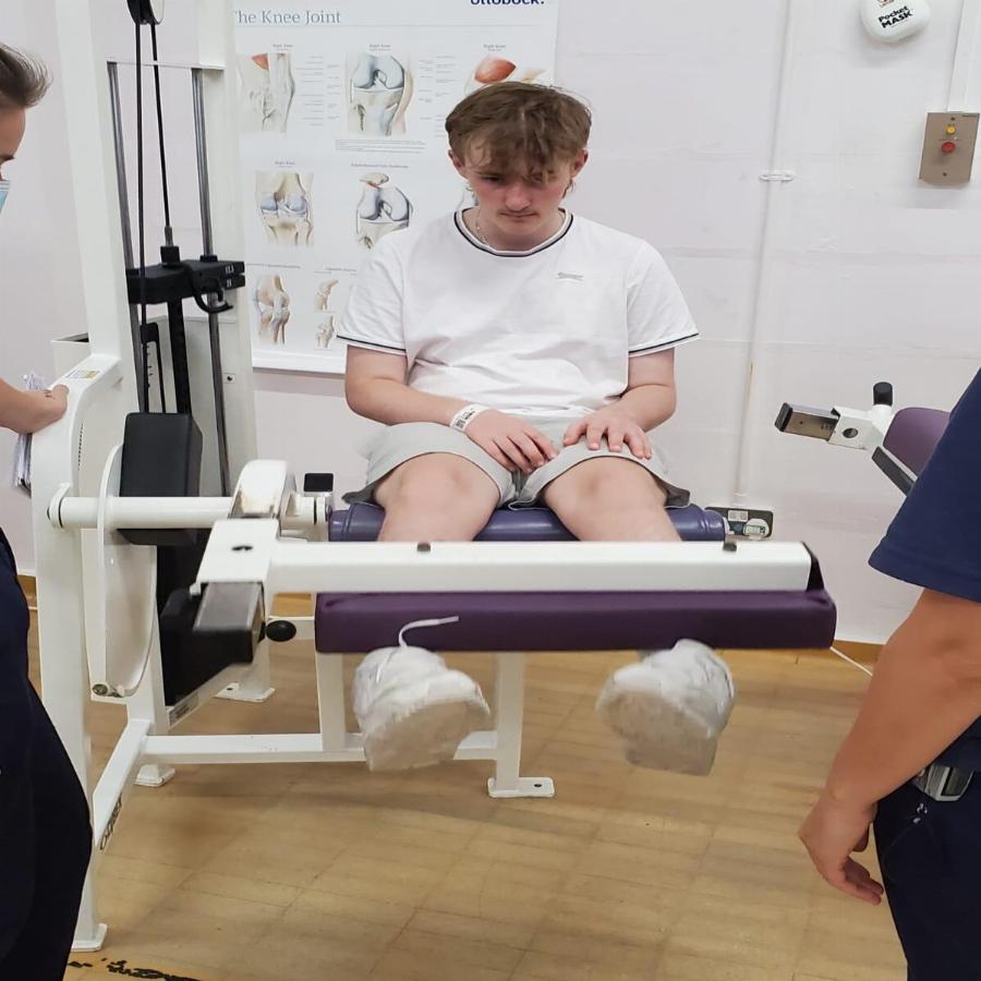 Αληθινός μαχητής: Η θαυματουργή ανάρρωση ενός 15χρονου που έπαθε εγκεφαλικό ανεύρυσμα