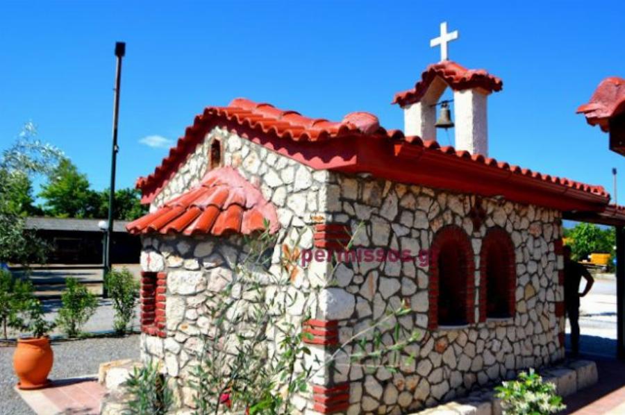 Ο Άγιος φανερώθηκε στα όνειρα του: Άντρας έβλεπε τον Άγιο Ιωάννη τον Ρώσο στον ύπνο του και έχτισε ένα πανέμορφο εκκλησάκι προς τιμήν του στη Θήβα