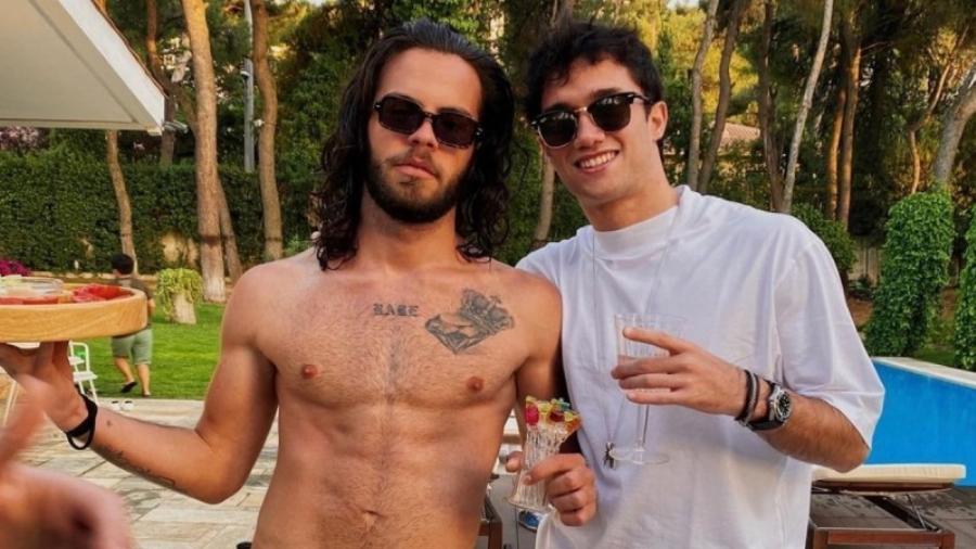 Τον έχει…σαν παιδί της η Μενεγάκη: Ο κολλητός του Άγγελου Λάτσιου που έγινε οικογένεια