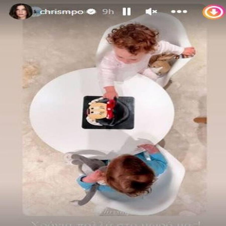 Στιγμές ευτυχίας στο σπίτι του Σάκη Τανιμανίδη και της Χριστίνας Μπόμπα: Γιορτάζει μία από τις δίδυμες