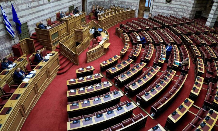 Βουλή: Συνελήφθη ο 14χρονος μαθητής που πήγε να μπει με μαχαίρι