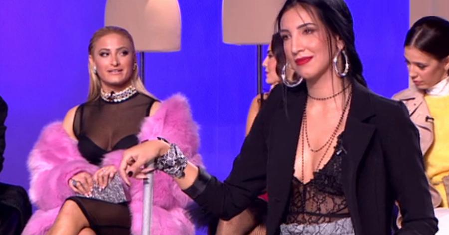 Άγριο κράξιμο της Σοφίας Λεοντίτση κατά της αδελφής της: «Λέει τον νεκρό μπαμπά μας αλήτη. Η τιμωρία της είναι η ξεφτίλα»