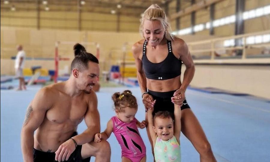 Η Βασιλική Μιλλούση εξομολογείται για Λευτέρη Πετρούνια: «Όταν τον γνώρισα, είπα πως είναι μικρούλης και απλώς θα περάσουμε καλά»