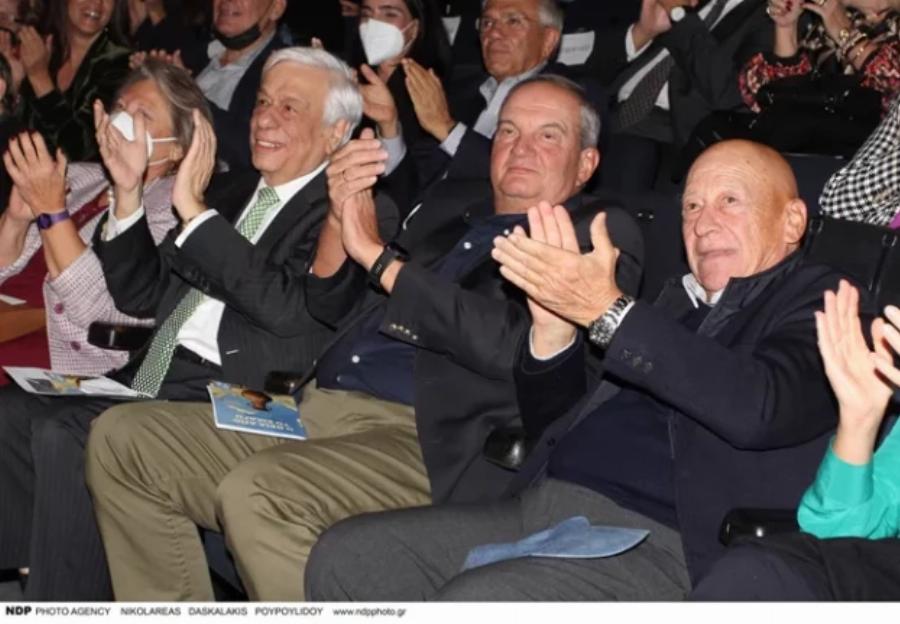 Πρώτη φορά πάνω στο σανίδι: Η Νατάσα Παζαΐτη εντυπωσίασε με τις θεατρικές της ικανότητες