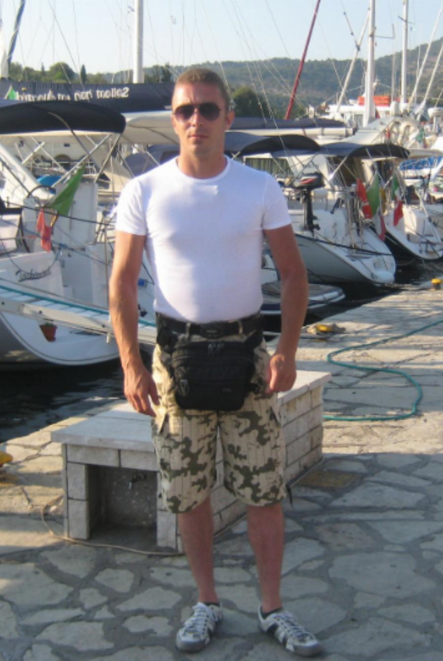 Πατέρας 9χρονου και εθνικιστής: Αυτός είναι ο 39χρονος βιαστής της 12χρονης στον Κολωνό που συνελήφθη