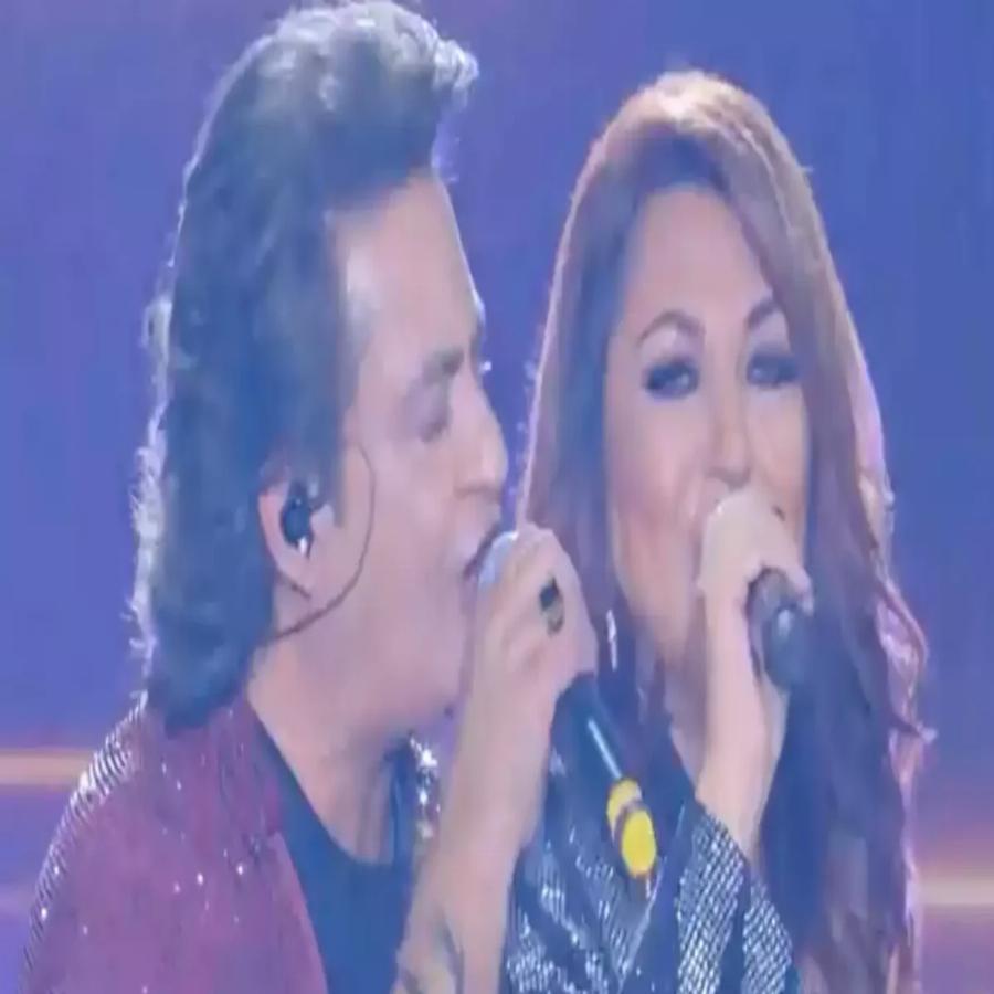 Χαμός στο J2US: Ο Διονύσης Σχοινάς «άρπαξε» την Καίτη Γαρμπή και την τρέλανε με καυτό φιλί