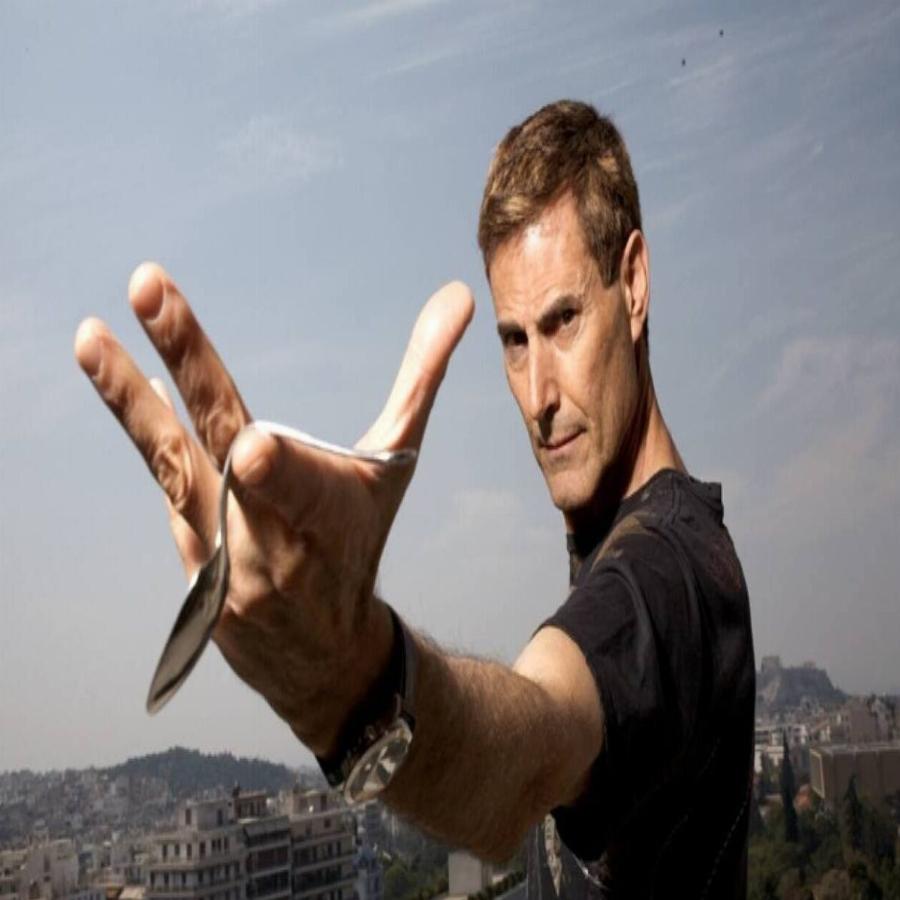 Γιούρι Γκέλερ: «Εξωγήινοι θα εισβάλουν σύντομα στη γη – Μας μελετούν χρόνια»