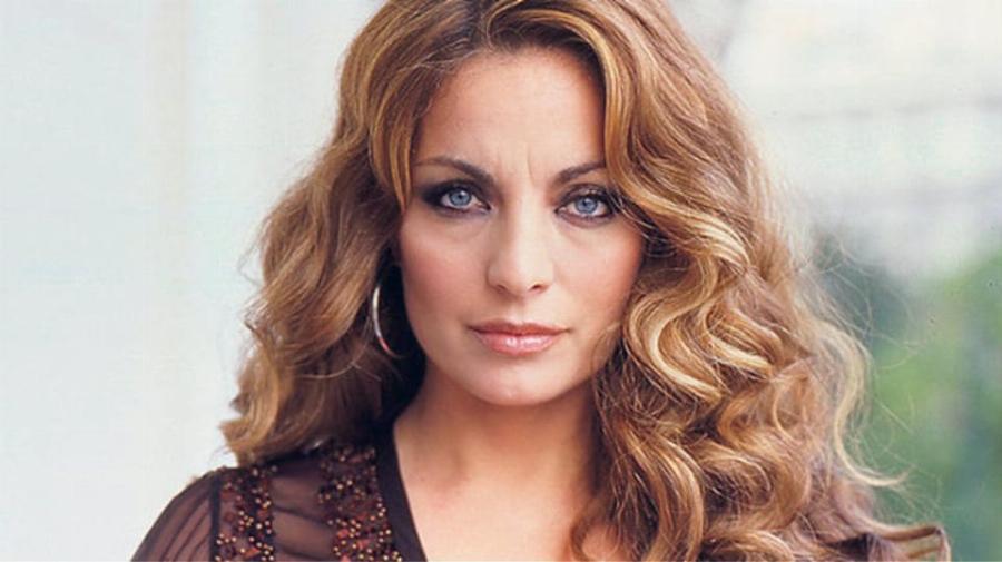 Άντζελα Γκερέκου: «Η κορούλα μου απαγορεύει να μιλάω για εκείνη, όπως κάθε παιδί που σέβεται τον εαυτό του»