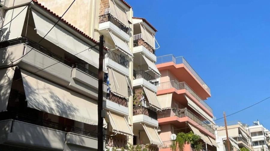 Ανείπωτος θρήνος στη Γλυφάδα: 18 μηνών βρέφος σκοτώθηκε από πτώση μπροστά στην προγιαγιά του