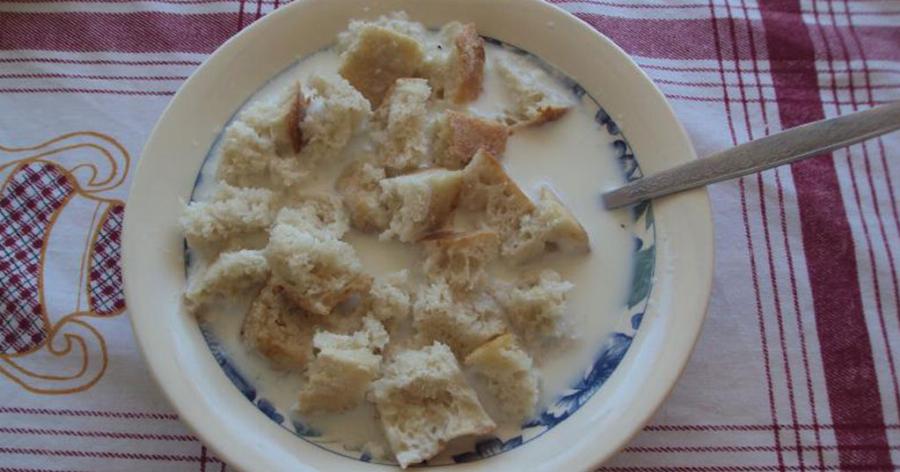 Βραστόγαλο όπως παλιά: Το φαγητό που μεγάλωσε τις γενιές των γονιών μας και των παππούδων μας