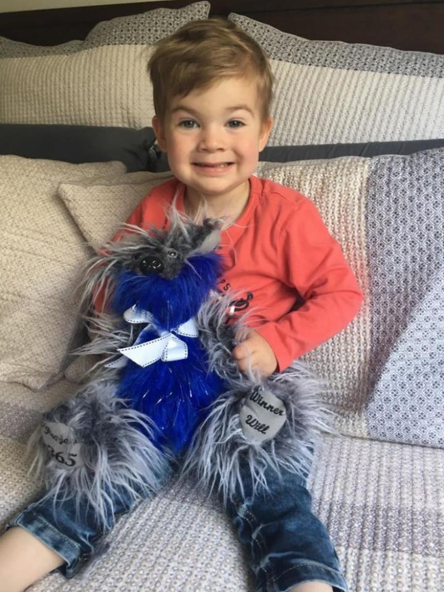 12χρονος συγκινεί: Το παιδί που έμαθε να ράβει λούτρινα παιχνίδια για να τα δώσει σε άρρωστα παιδιά