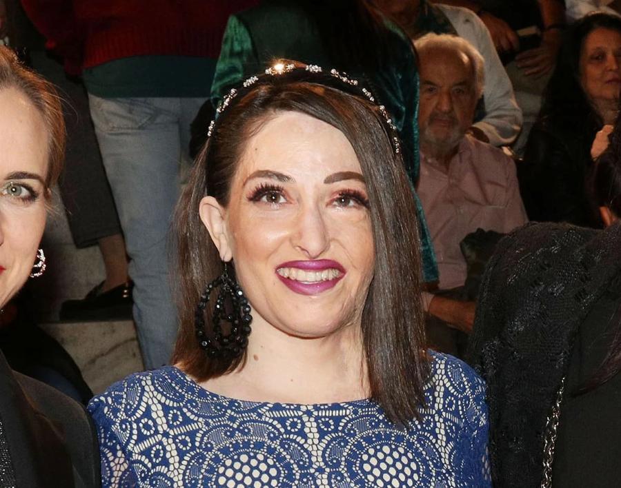 Πιο όμορφη από ποτέ με λαμπερό χαμόγελο: Η Ιωάννα Παλιοσπύρου τράβηξε όλα τα βλέμματα στο πάρτι της Ζήνας Κουτσελίνη