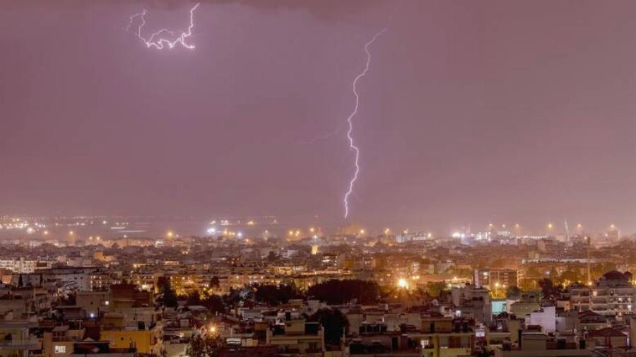 Έκτακτο δελτίο επιδείνωσης καιρού: Καμπανάκι για το νέο κύμα κακοκαιρίας «ΕVA» με ακραία καιρικά φαινόμενα