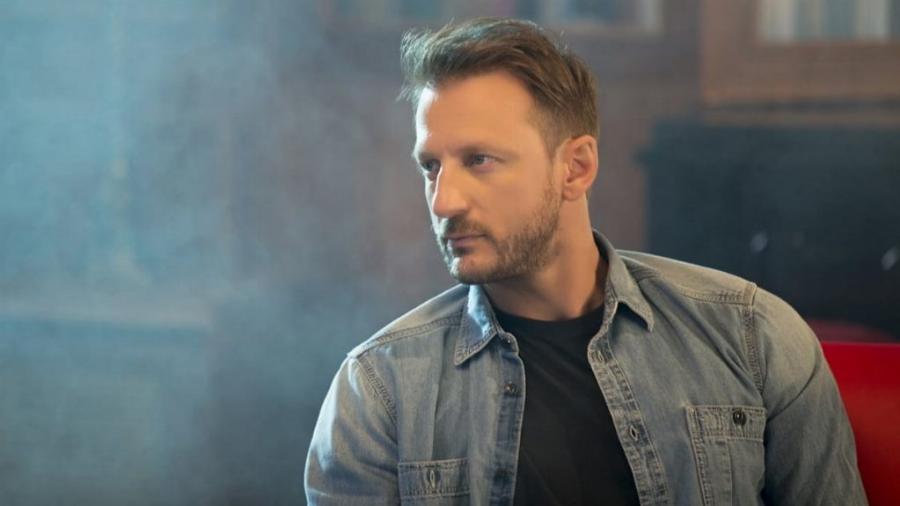 Τα όνειρα του Κώστα Καραφώτη για την ιατρική: «Πήρα το πτυχίο, ήθελα να κλείσω τον κύκλο μου απέναντι σε αυτούς που πάλεψαν για να με σπουδάσουν»