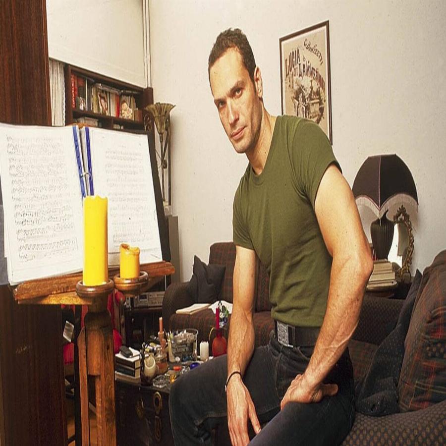 Κωνσταντίνου και Ελένης: Η άγνωστη σχέση του «Μάνθου Φουστάνου» και το παιδί που απέκτησε