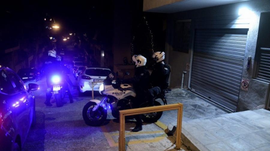 Έγκλημα στη Μάνδρα: Ραγδαίες εξελίξεις με νεκρό και άλλο παιδί της οικογένειας, είχε καεί στο τζάκι