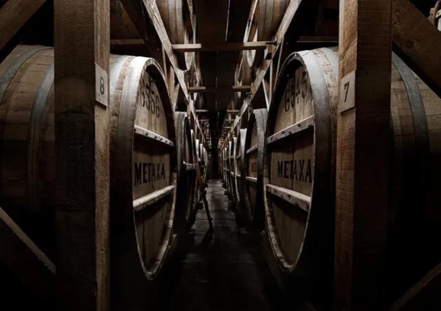 Από το 1988 METAXA: Το Ελληνικό ποτό που ξεκίνησε από μια γειτονιά του Πειραιά και κατέκτησε τον κόσμο