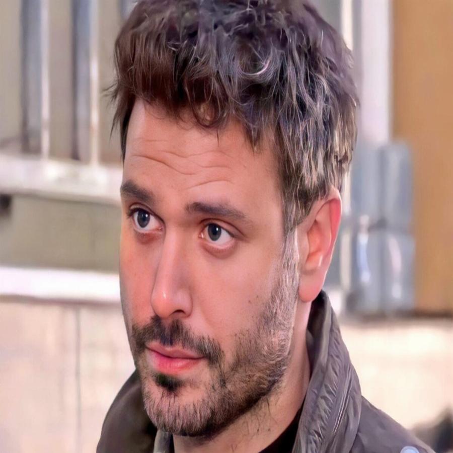 Τον βλέπουν και λιώνουν οι γυναίκες: Μελαχρινός και μουσάτος – Αυτός είναι ο κούκλος αδερφός του Μιχάλη Λεβεντογιάννη, Δημήτρης