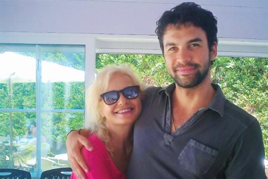 Ήταν παντρεμένοι για 22 χρόνια πριν χωρίσουν: Αυτός είναι ο άγνωστος πρώην σύζυγος της Αγγελικής Νικολούλη