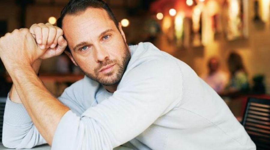 Μέμος Μπεγνής: «Δεν μου αρέσει να έχω παιδιά και δεν μου αρέσει καθόλου το σπορ μπαμπάς»