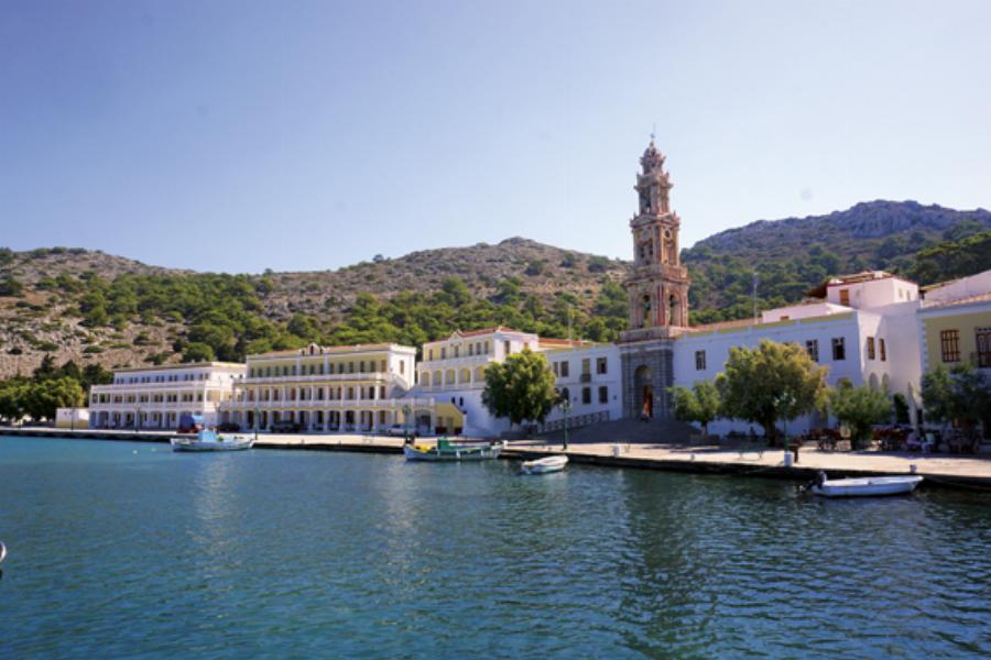 Μετά από δύο ολόκληρα χρόνια: Μπουκάλι με τάμα «ταξίδευε» και έφτασε στον Πανορμίτη στη Σύμη