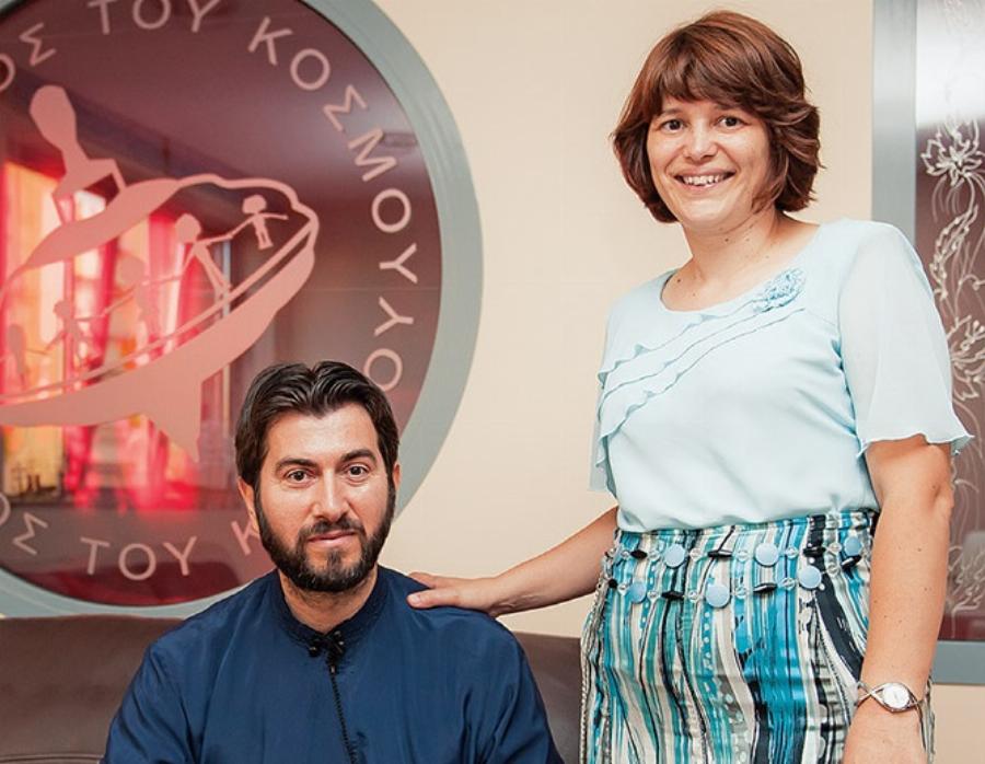 Τον στηρίζει σε κάθε βήμα του: Η πρεσβυτέρα του Πατέρα Αντώνιου, τα τρία παιδιά και η στήριξη μετά τις καταγγελίες