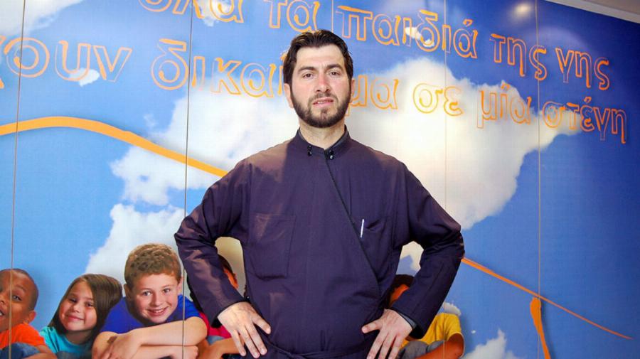 Αλλεπάλληλες οι αποκαλύψεις για την «Κιβωτό»: 210.000€ η μία και 200.000 η άλλη – Στοιχεία για τις 2 μεζονέτες του πατέρα Αντώνιου και της πρεσβυτέρας