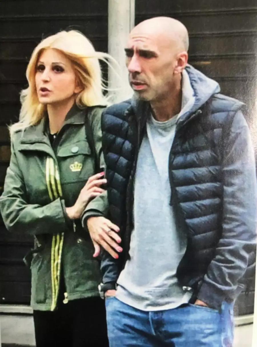 Ρομαντική έξοδος για την Έλενα Ράπτη και τον Γιάννη Μπρατάκο: Η σπάνια δημόσια εμφάνιση στο κέντρο της Αθήνας