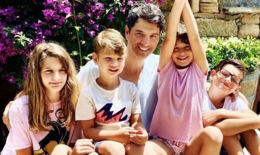 Μοιάζει με θωρηκτό και τους χωράει όλους: Το υπερπολυτελές αυτοκίνητο Κάτιας Ζυγούλη και Σάκη Ρουβά θα σας αφήσει άφωνους