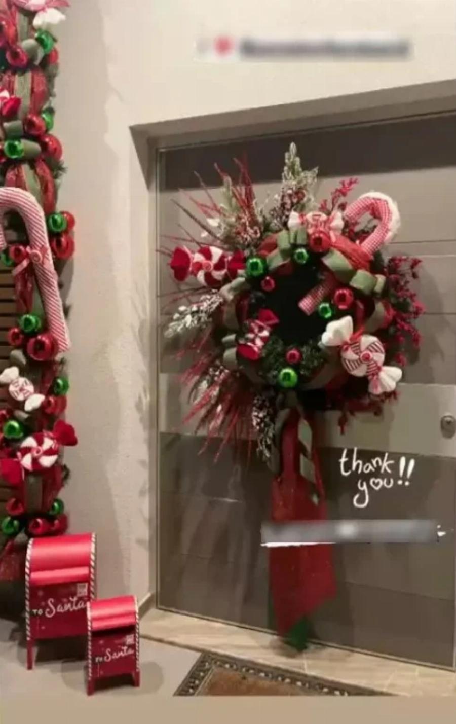 Σαν χριστουγεννιάτικο παραμύθι: Η Ολυμπία Χοψονίδου στόλισε το ονειρικό σπίτι της και μείναμε άφωνοι