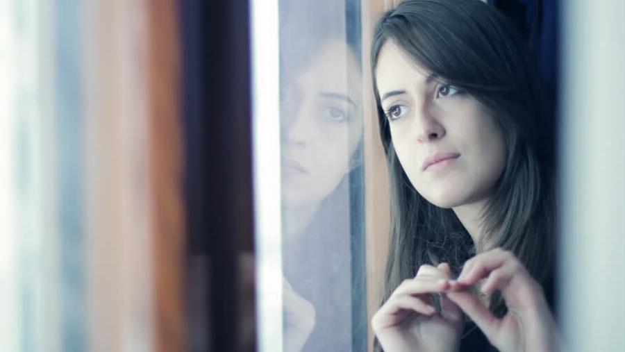 Ο άντρας μου ήταν τόσο τσιγκούνης που ήθελε να φέρω στο σπίτι μας τον εραστή μου να συμβάλλει στα έξοδα