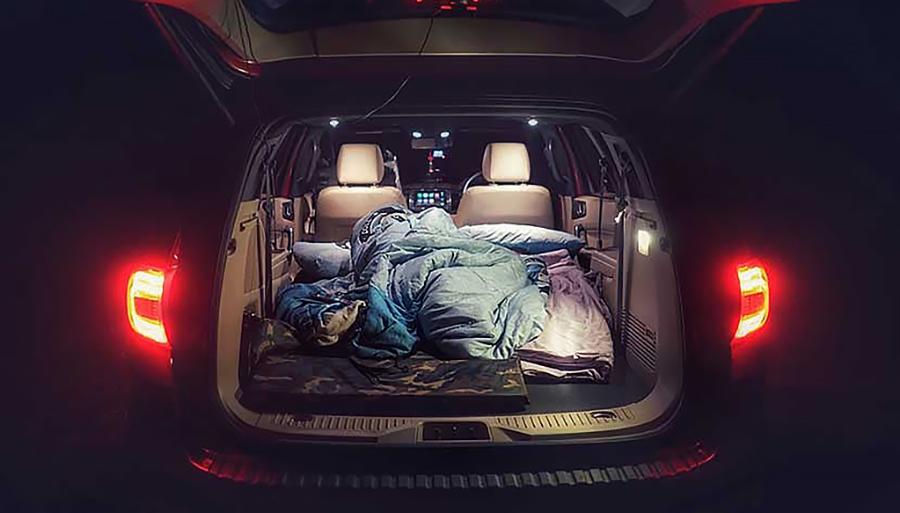 Μητέρα με δύο παιδιά στερείται στέγης: Είναι 34 ετών και ζει στο αυτοκίνητο – «Μένω στο αυτοκίνητο, δεν φτάνουν τα χρήματα για να τα ταίσω»