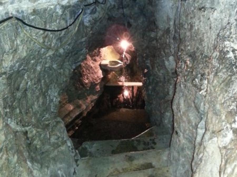 Η στάση που επιβάλλεται να κάνεις: Η καθηλωτική Αγία Παρασκευή στην Κοιλάδα των Τεμπών με το κρυφό θαυματουργό προσκύνημα