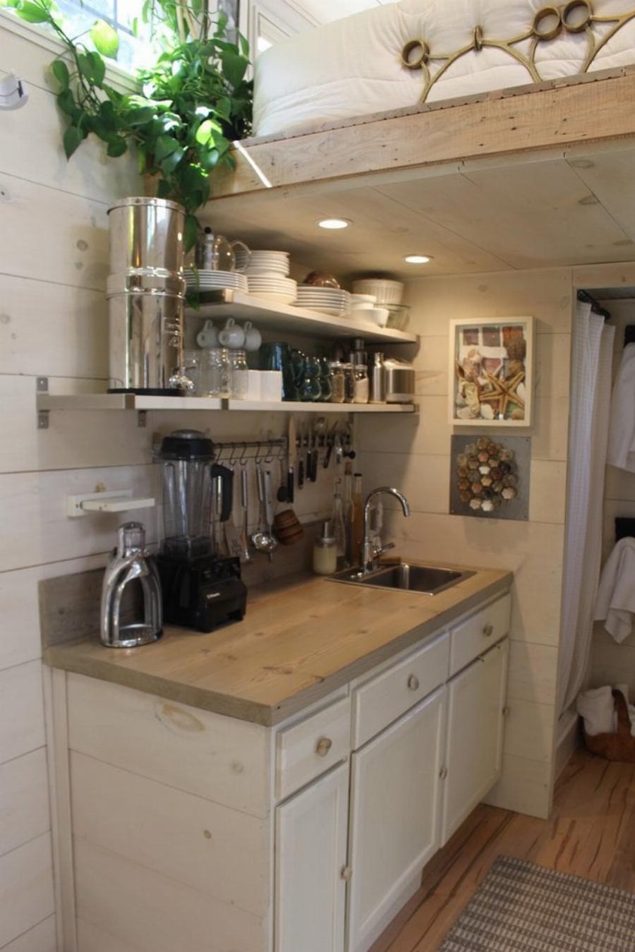 Ασύλληπτα μικρό και το μεταφέρεις όπου θες: Κοιμίζει 4 άτομα και το εσωτερικό του είναι άνετο και πολυτελές