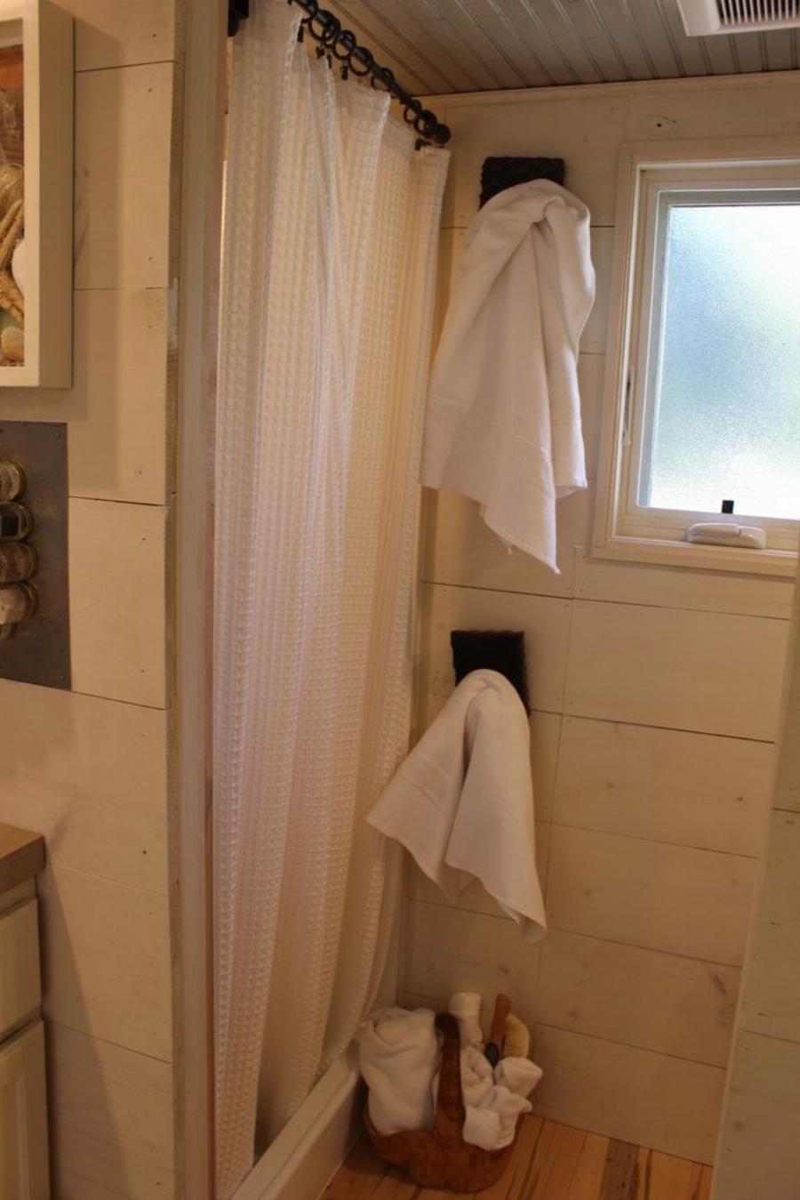 Ασύλληπτα μικρό και το μεταφέρεις όπου θες: Κοιμίζει 4 άτομα και το εσωτερικό του είναι άνετο και πολυτελές