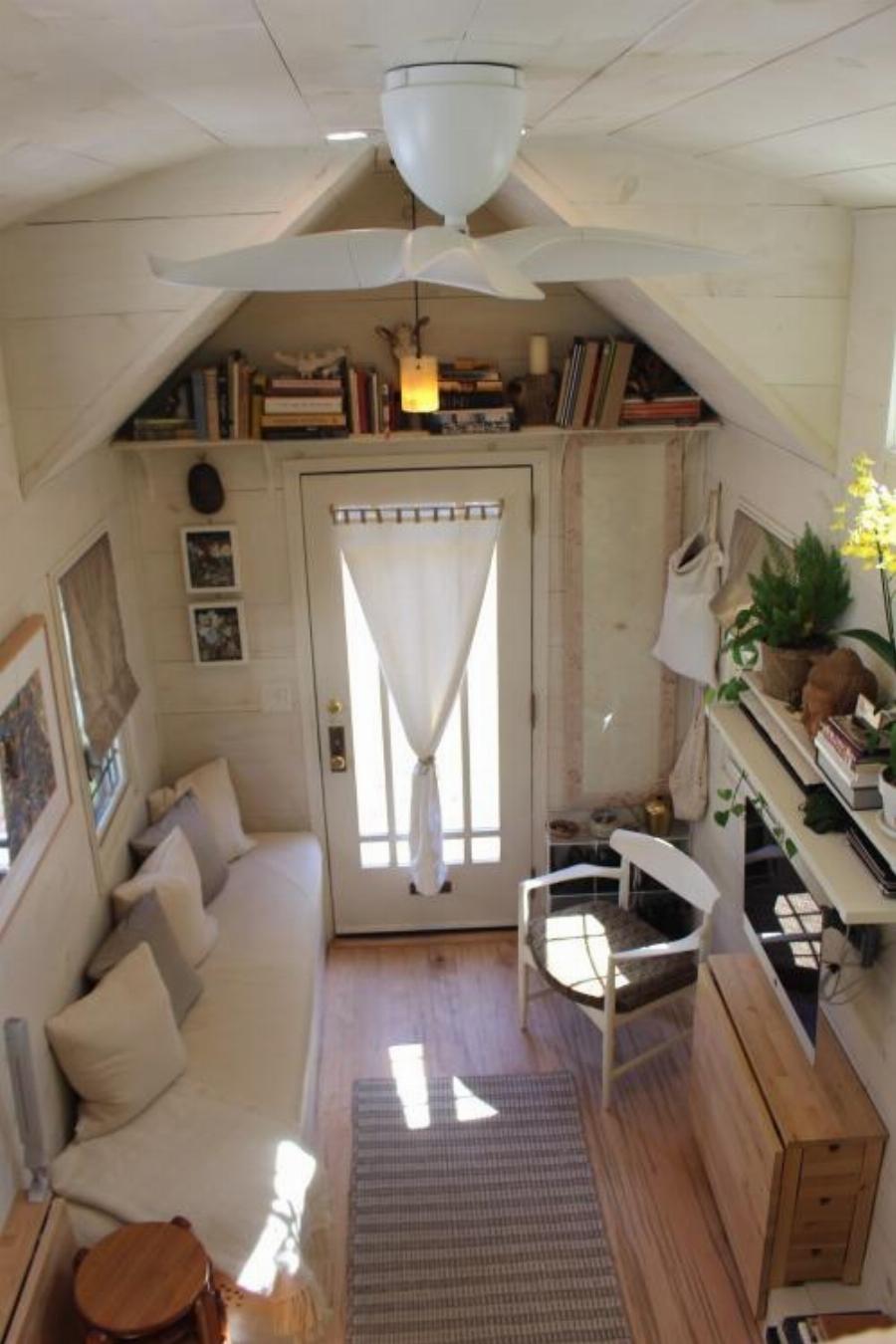 Ασύλληπτα μικρό και το μεταφέρεις όπου θες: Κοιμίζει 4 άτομα και το εσωτερικό του είναι άνετο και πολυτελές