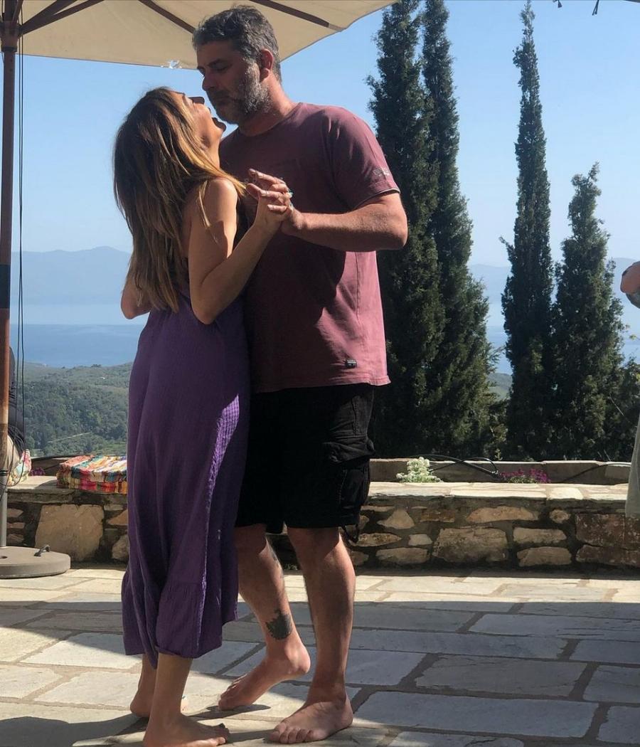 «Χριστέ μου, πόσο όμορφος άντρας είναι αυτός»: Η δημόσια εξομολόγηση της Δέσποινας Βανδή για τον Βασίλη Μπισμπίκη