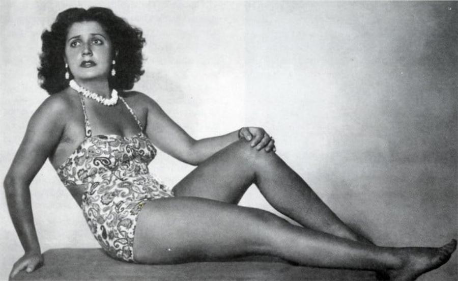 Ρένα Βλαχοπούλου: Το ξεκίνημα στο θέατρο, ο θυελλώδης έρωτας της με διάσημο Έλληνα ποδοσφαιριστή και η σπάνια φωτογραφία