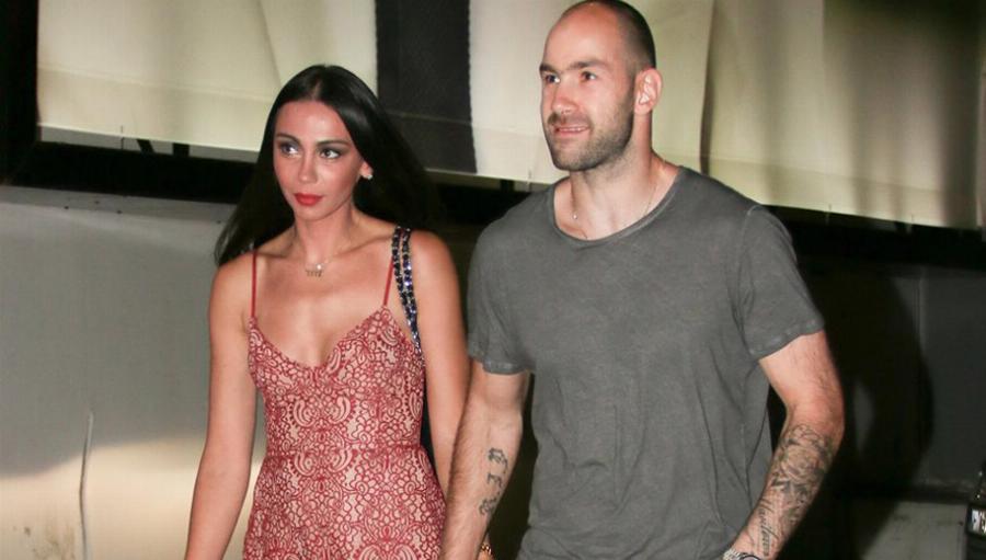 Σαν χριστουγεννιάτικο παραμύθι: Η Ολυμπία Χοψονίδου στόλισε το ονειρικό σπίτι της και μείναμε άφωνοι