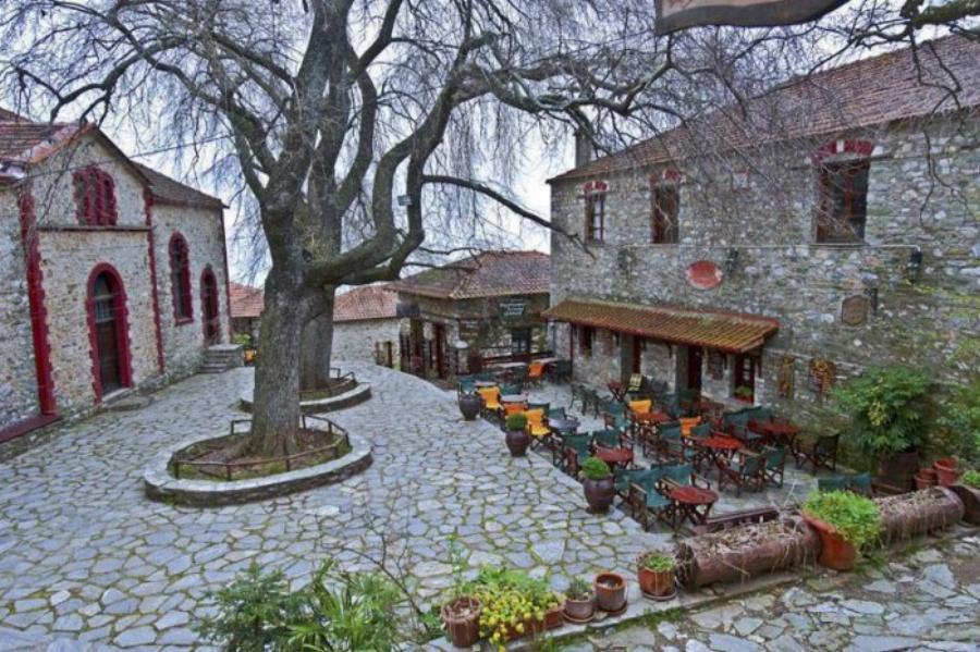 Τα 5 χωριά που είναι οι απόλυτοι χειμερινοί προορισμοί: Το μαγευτικό τοπίο και γιορτινό κλίμα της εποχής