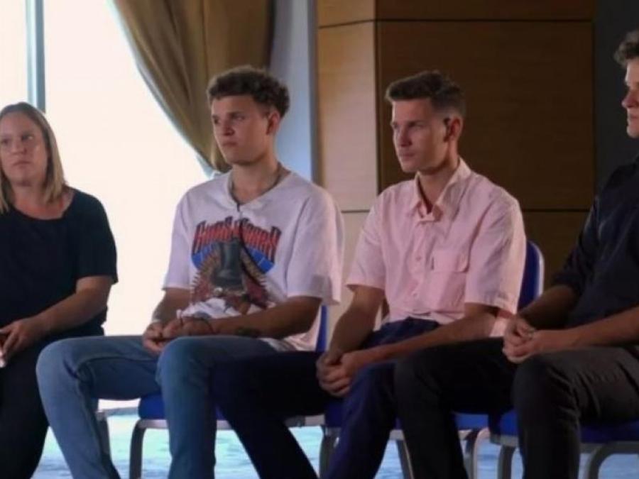 Πήρε τη δικαιοσύνη στα χέρια της: Η μάνα που σκότωσε τον παιδόφιλο γείτονά της, γιατί έχει κακοποιήσει τους 3 γιους της