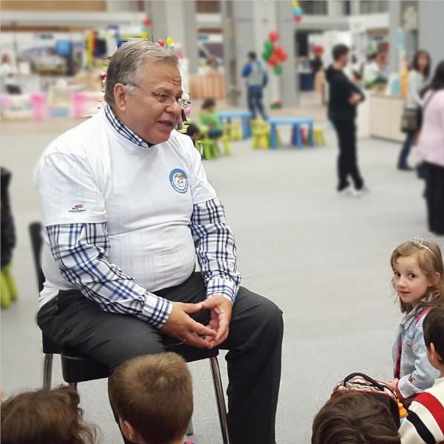 Σαν σήμερα, πριν από 27 χρόνια: Ο μικρός Ανδρέας Γιαννόπουλος ιδρύει το «Χαμόγελο Του Παιδιού» στις 9 Νοεμβρίου το 1995