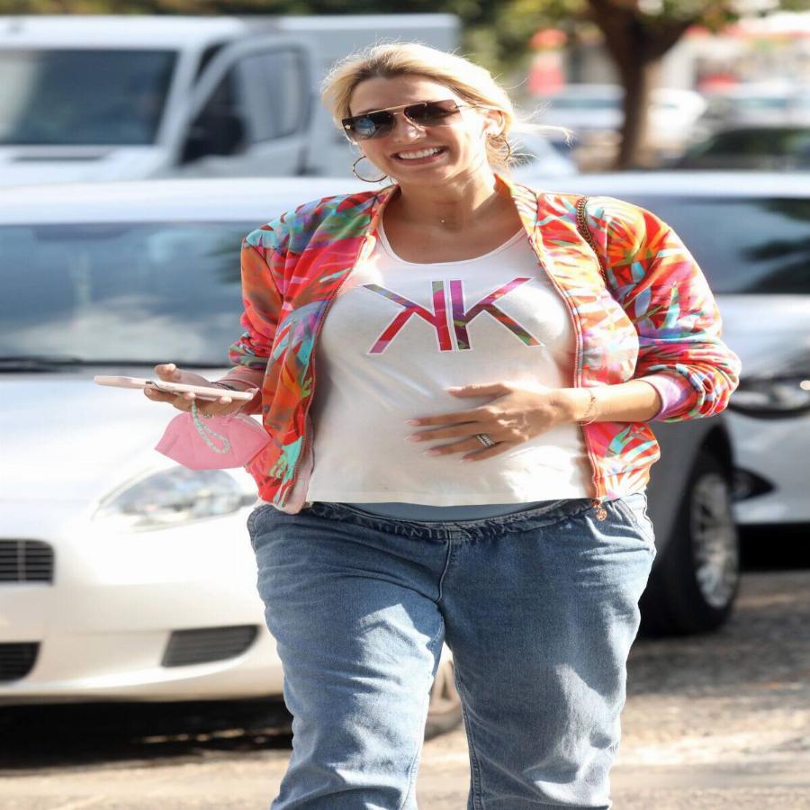 Άστραψε και βρόντηξε η Σπυροπούλου: Το αρνητικό σχόλιο follower σε νέα φώτο της και η απάντηση της εγκυμονούσας