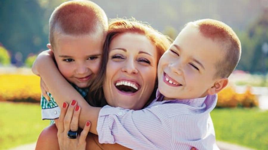 Για τις μανούλες του κόσμου: Όταν ανοίγεις το στόμα σου για να κρίνεις μια μάνα, δάγκωσε πρώτα τη γλώσσα σου