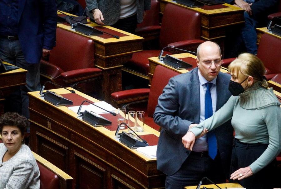 Εκτός ελέγχου επεισόδιο στη Βουλή: Δεν είχε σταματημό η Φωτεινή Πιπιλή στον διάλογό της με τον Αλέξη Τσίπρα
